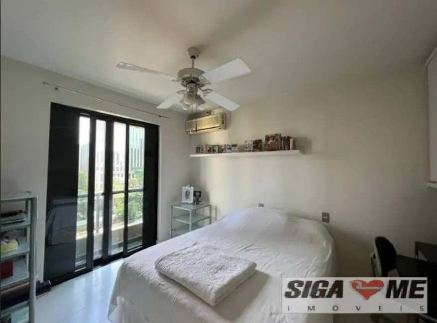 Foto 7 de Apartamento com 4 quartos à venda, 220m2 em Itaim Bibi, São Paulo - SP