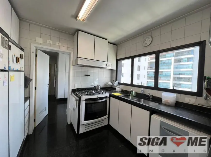 Apartamento com 4 quartos à venda, 220m2 em Itaim Bibi, São Paulo - SP - imagem 3 Foto 3 de Apartamento com 4 quartos à venda, 220m2 em Itaim Bibi, São Paulo - SP