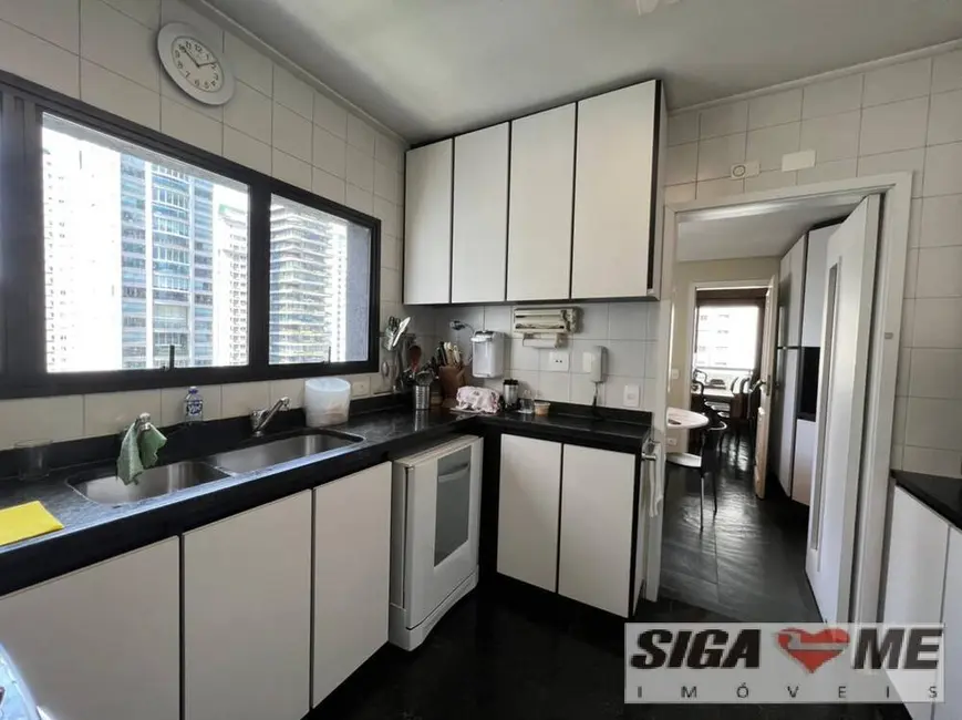 Apartamento com 4 quartos à venda, 220m2 em Itaim Bibi, São Paulo - SP - imagem 4 Foto 4 de Apartamento com 4 quartos à venda, 220m2 em Itaim Bibi, São Paulo - SP