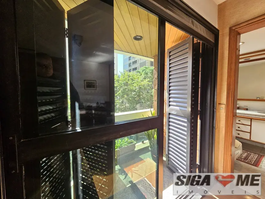 Apartamento com 3 quartos à venda, 155m2 em Jardim Europa, São Paulo - SP - imagem 4 Foto 4 de Apartamento com 3 quartos à venda, 155m2 em Jardim Europa, São Paulo - SP