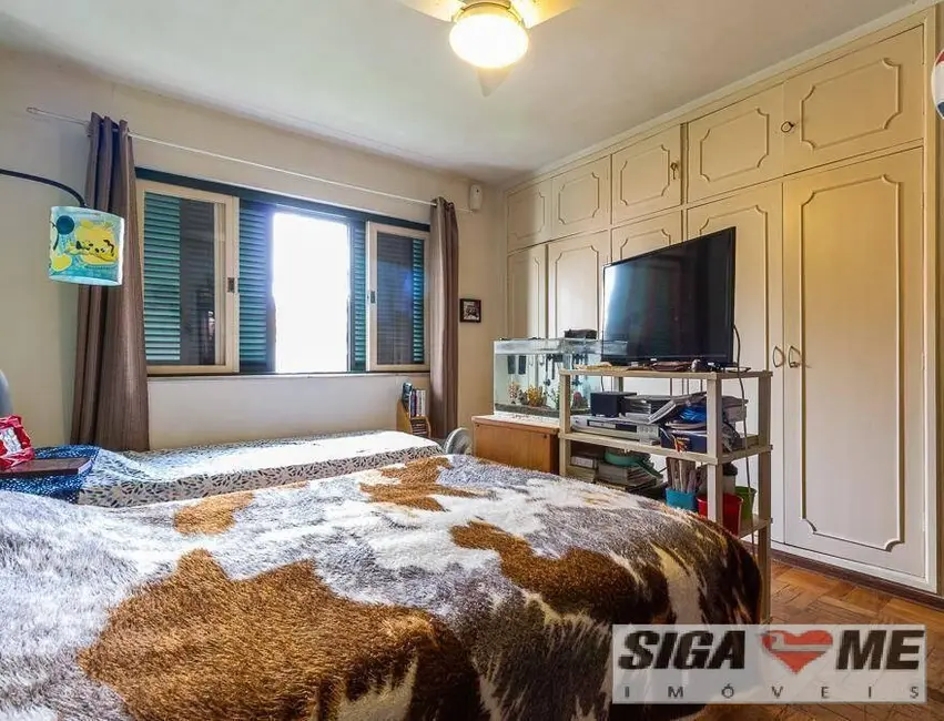 Casa com 4 quartos à venda e para alugar, 250m2 em Campo Belo, São Paulo - SP - imagem 9 Foto 9 de Casa com 4 quartos à venda e para alugar, 250m2 em Campo Belo, São Paulo - SP