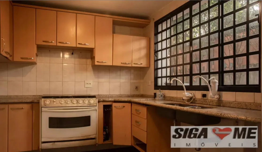 Foto 1 de Casa com 4 quartos para alugar, 250m2 em Vila Mariana, São Paulo - SP