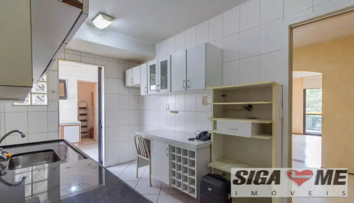 Foto 4 de Apartamento com 3 quartos para alugar, 130m2 em Cerqueira César, São Paulo - SP
