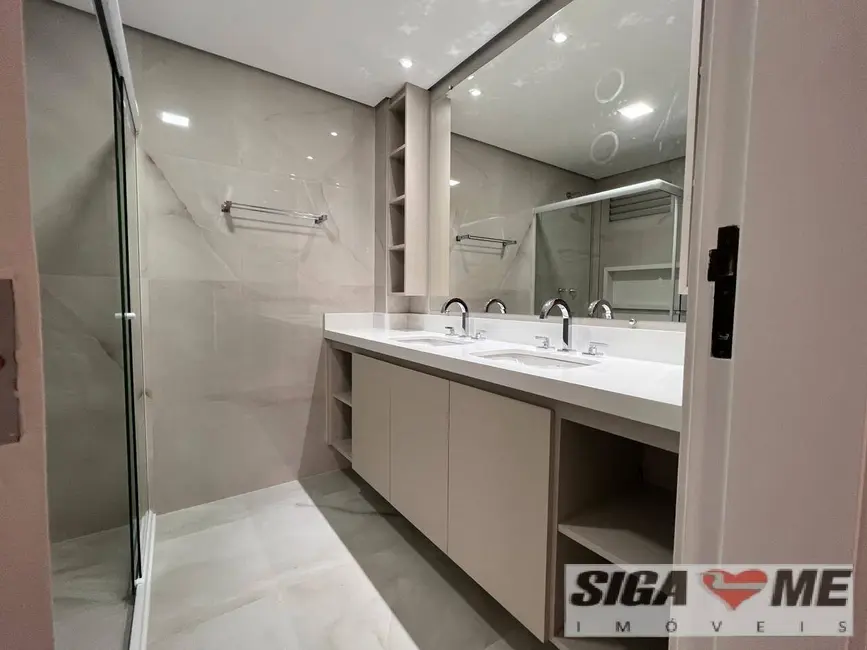 Apartamento com 3 quartos para alugar, 190m2 em Itaim Bibi, São Paulo - SP - imagem 4 Foto 4 de Apartamento com 3 quartos para alugar, 190m2 em Itaim Bibi, São Paulo - SP