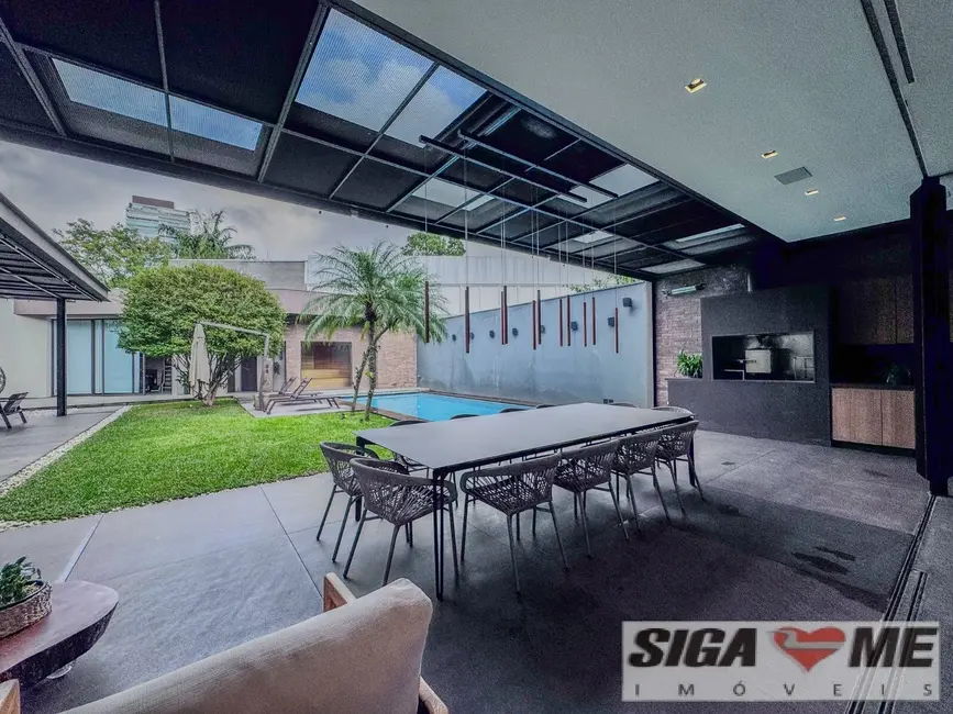 Casa com 5 quartos à venda, 896m2 em Jardim Europa, São Paulo - SP - imagem 3 Foto 3 de Casa com 5 quartos à venda, 896m2 em Jardim Europa, São Paulo - SP