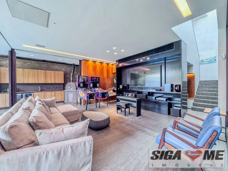 Casa com 5 quartos à venda, 896m2 em Jardim Europa, São Paulo - SP - imagem 1 Foto 1 de Casa com 5 quartos à venda, 896m2 em Jardim Europa, São Paulo - SP