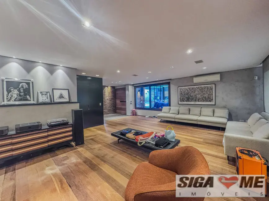 Casa com 5 quartos à venda, 896m2 em Jardim Europa, São Paulo - SP - imagem 2 Foto 2 de Casa com 5 quartos à venda, 896m2 em Jardim Europa, São Paulo - SP