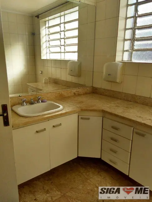 Casa com 6 quartos para alugar, 180m2 em Moema, São Paulo - SP - imagem 6 Foto 6 de Casa com 6 quartos para alugar, 180m2 em Moema, São Paulo - SP