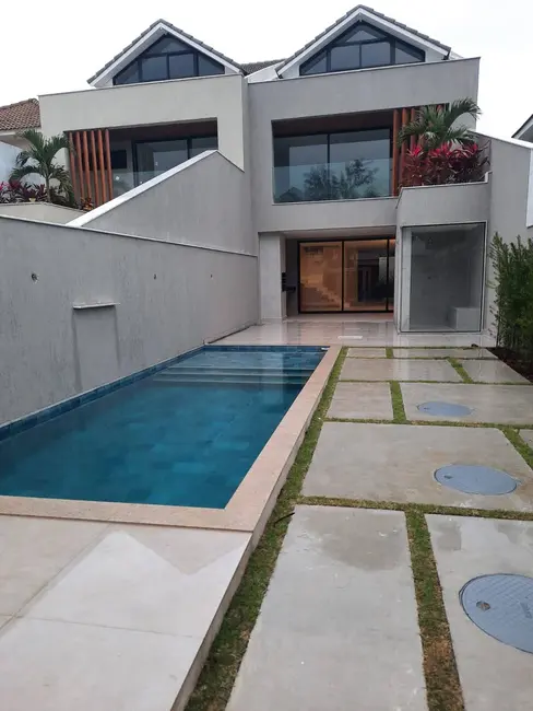 Casa com 5 quartos à venda, 342m2 em Barra da Tijuca, Rio De Janeiro - RJ - imagem 6 Foto 6 de Casa com 5 quartos à venda, 342m2 em Barra da Tijuca, Rio De Janeiro - RJ