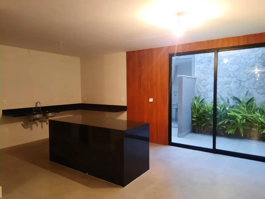 Casa com 5 quartos à venda, 342m2 em Barra da Tijuca, Rio De Janeiro - RJ - imagem 4 Foto 4 de Casa com 5 quartos à venda, 342m2 em Barra da Tijuca, Rio De Janeiro - RJ
