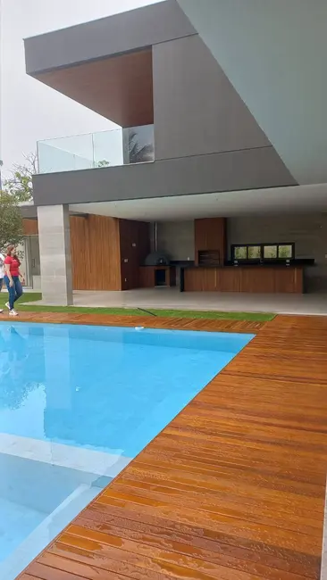 Casa com 5 quartos à venda, 990m2 em Barra da Tijuca, Rio De Janeiro - RJ - imagem 9 Foto 9 de Casa com 5 quartos à venda, 990m2 em Barra da Tijuca, Rio De Janeiro - RJ