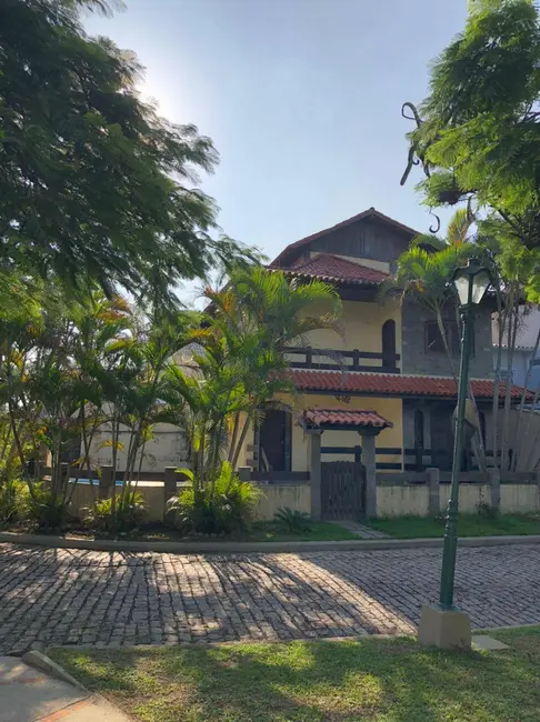 Casa com 4 quartos à venda, 300m2 em Barra da Tijuca, Rio De Janeiro - RJ - imagem 1 Foto 1 de Casa com 4 quartos à venda, 300m2 em Barra da Tijuca, Rio De Janeiro - RJ