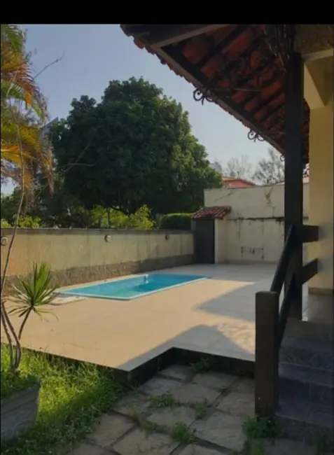 Casa com 4 quartos à venda, 300m2 em Barra da Tijuca, Rio De Janeiro - RJ - imagem 2 Foto 2 de Casa com 4 quartos à venda, 300m2 em Barra da Tijuca, Rio De Janeiro - RJ