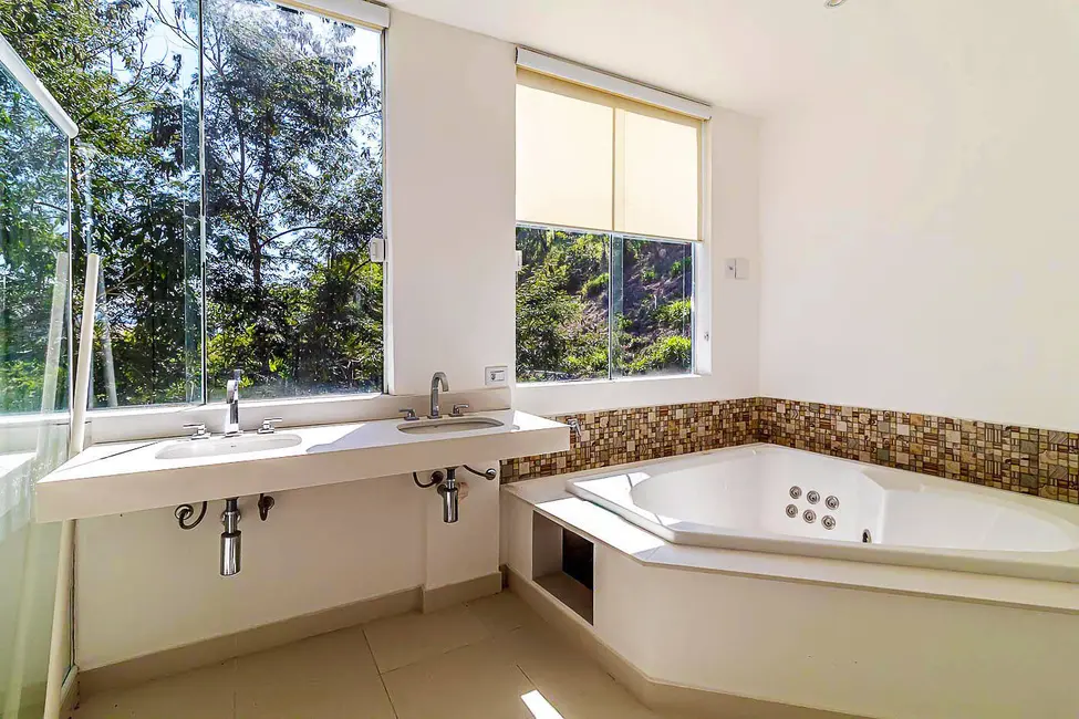 Foto 9 de Casa com 4 quartos à venda, 436m2 em Vila Progresso, Niteroi - RJ