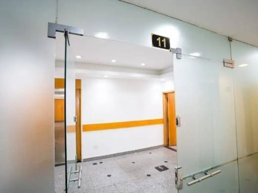 Sala Comercial à venda, 400m2 em Centro, Rio De Janeiro - RJ - imagem 9 Foto 9 de Sala Comercial à venda, 400m2 em Centro, Rio De Janeiro - RJ