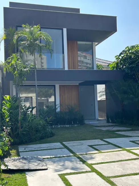 Casa com 4 quartos à venda, 350m2 em Barra da Tijuca, Rio De Janeiro - RJ - imagem 4 Foto 4 de Casa com 4 quartos à venda, 350m2 em Barra da Tijuca, Rio De Janeiro - RJ