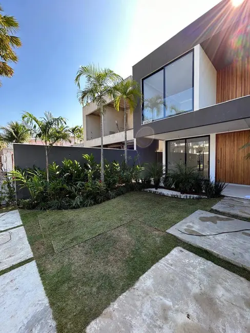 Casa com 4 quartos à venda, 350m2 em Barra da Tijuca, Rio De Janeiro - RJ - imagem 1 Foto 1 de Casa com 4 quartos à venda, 350m2 em Barra da Tijuca, Rio De Janeiro - RJ