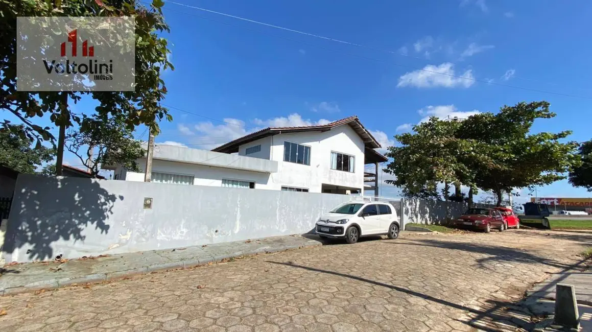 Foto 1 de Sobrado com 5 quartos à venda, 459m2 em Centro, Barra Velha - SC