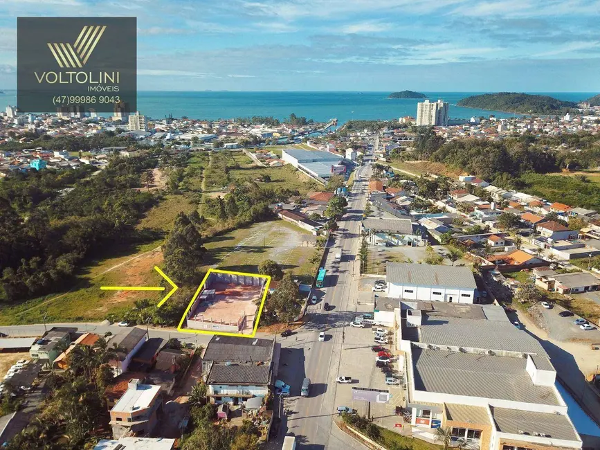 Foto 8 de Terreno / Lote à venda, 816m2 em Balneario Picarras - SC