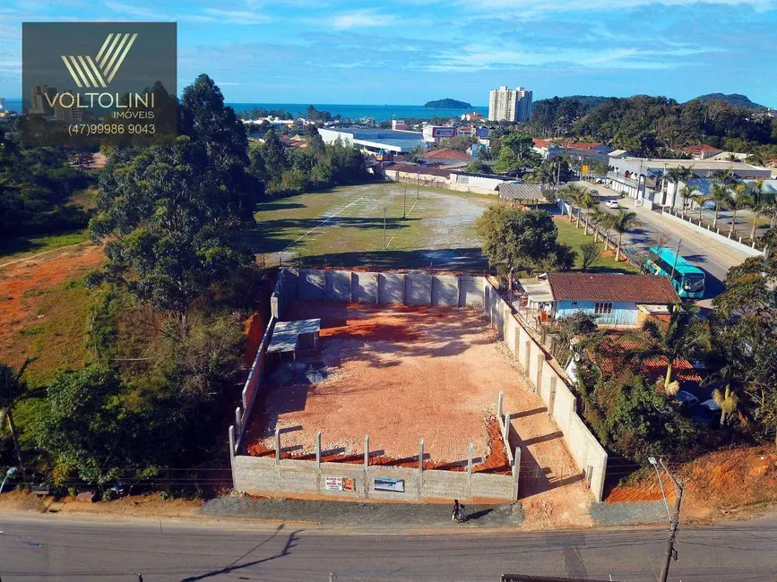 Foto 4 de Terreno / Lote à venda, 816m2 em Balneario Picarras - SC