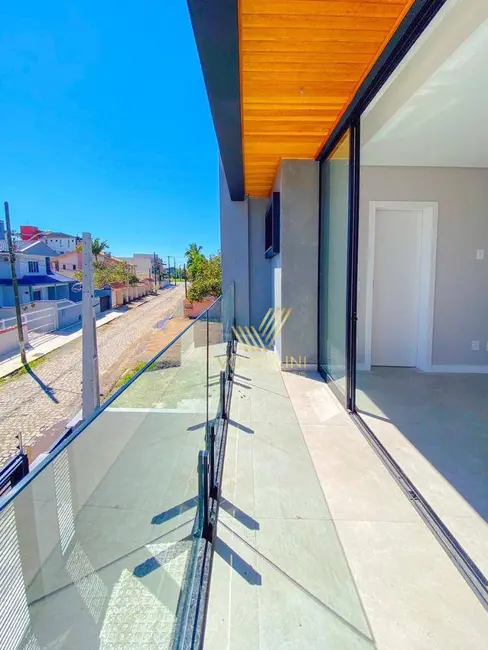 Foto 9 de Casa com 3 quartos à venda, 150m2 em Balneario Picarras - SC