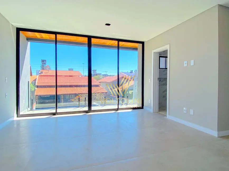 Foto 5 de Casa com 3 quartos à venda, 150m2 em Balneario Picarras - SC