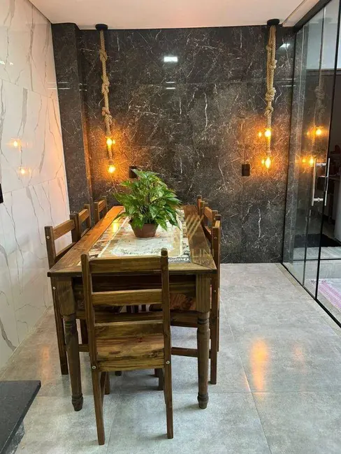 Sobrado com 3 quartos à venda, 150m2 em Barra Velha - SC - imagem 3 Foto 3 de Sobrado com 3 quartos à venda, 150m2 em Barra Velha - SC