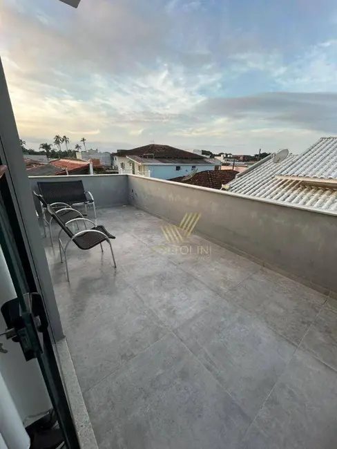 Sobrado com 3 quartos à venda, 150m2 em Barra Velha - SC - imagem 4 Foto 4 de Sobrado com 3 quartos à venda, 150m2 em Barra Velha - SC