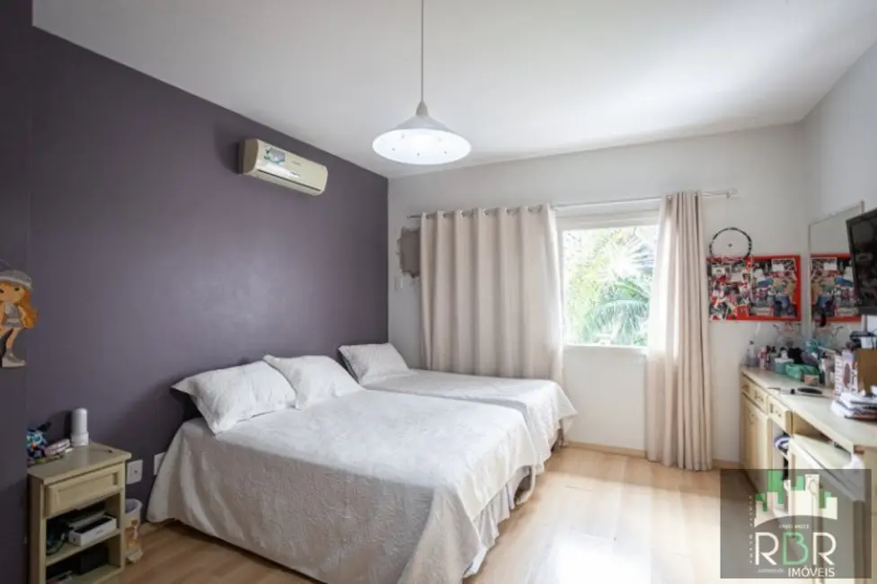 Foto 3 de Casa com 4 quartos à venda, 223m2 em Torres - RS