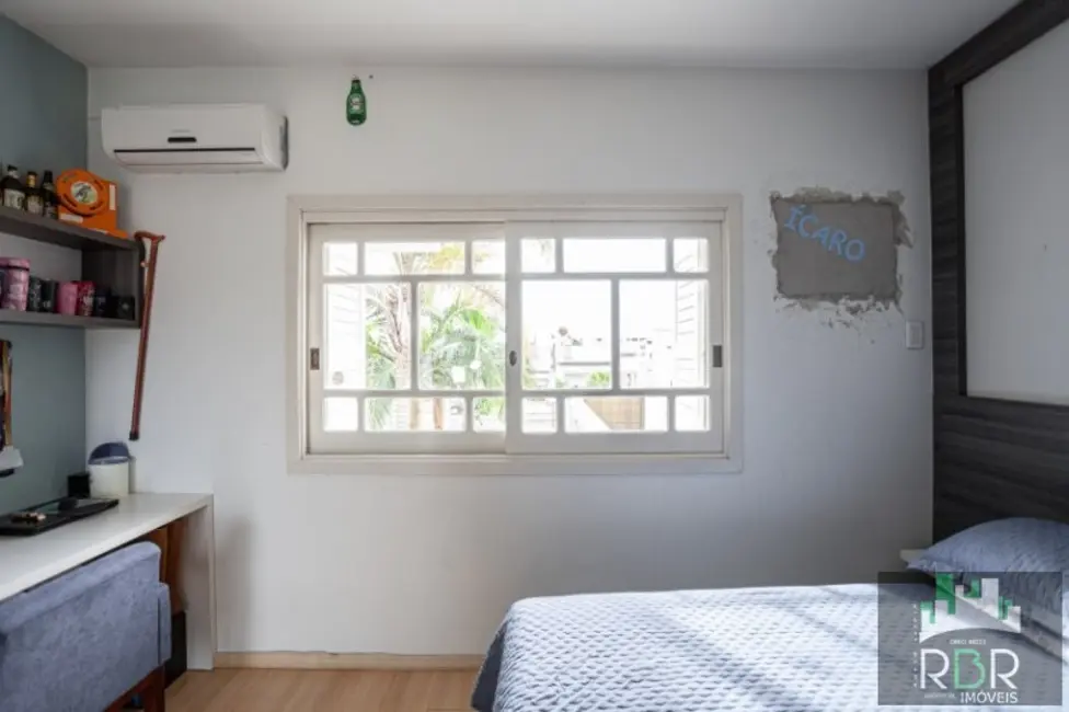 Foto 4 de Casa com 4 quartos à venda, 223m2 em Torres - RS