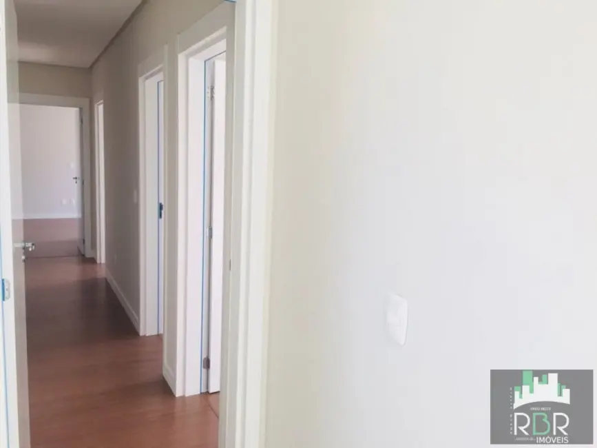 Casa com 4 quartos à venda, 213m2 em Caxias Do Sul - RS - imagem 8 Foto 8 de Casa com 4 quartos à venda, 213m2 em Caxias Do Sul - RS