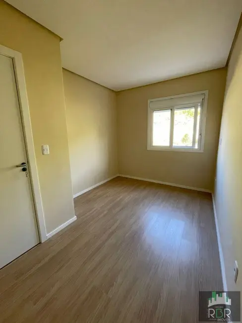 Foto 2 de Sobrado com 3 quartos à venda, 181m2 em Caxias Do Sul - RS