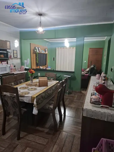 Casa com 2 quartos à venda, 55m2 em Santa Gema, Colombo - PR - imagem 3 Foto 3 de Casa com 2 quartos à venda, 55m2 em Santa Gema, Colombo - PR