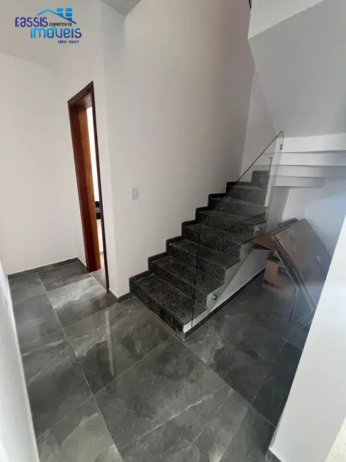 Sobrado com 3 quartos à venda, 102m2 em Campo Pequeno, Colombo - PR - imagem 8 Foto 8 de Sobrado com 3 quartos à venda, 102m2 em Campo Pequeno, Colombo - PR