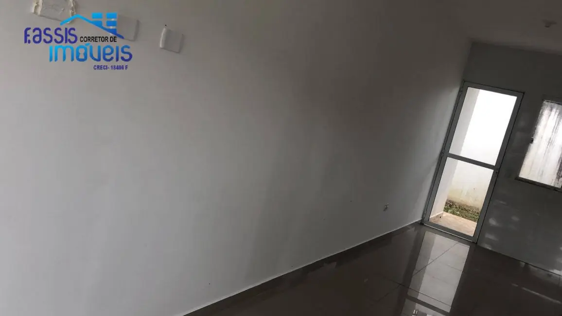 Casa com 3 quartos à venda, 57m2 em São Dimas, Colombo - PR - imagem 6 Foto 6 de Casa com 3 quartos à venda, 57m2 em São Dimas, Colombo - PR