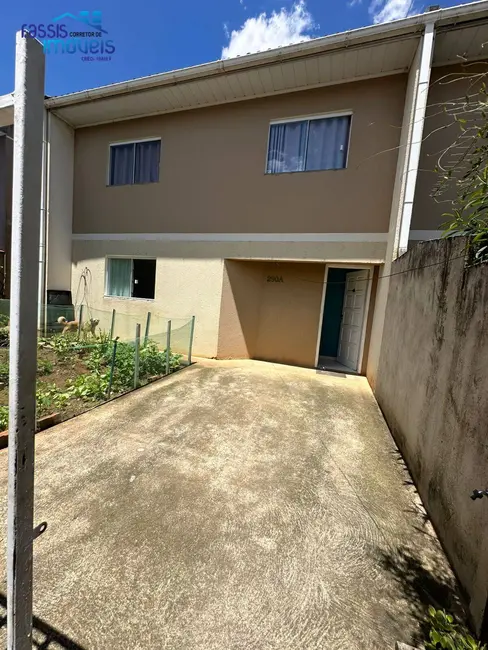 Foto 2 de Casa com 2 quartos à venda, 75m2 em Vila Militar I, Piraquara - PR