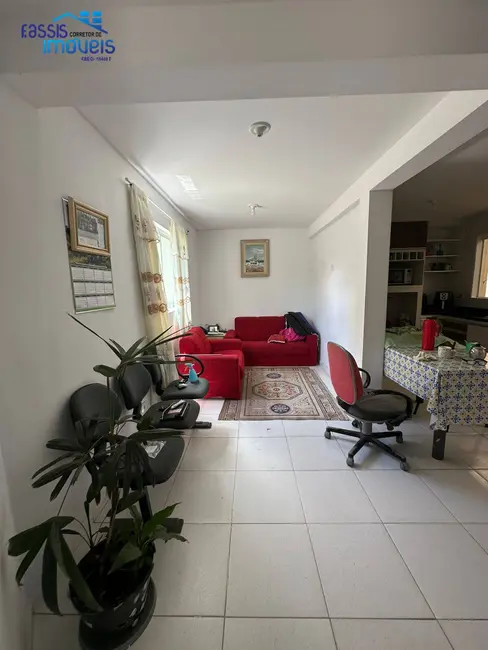 Casa com 2 quartos à venda, 75m2 em Vila Militar I, Piraquara - PR - imagem 5 Foto 5 de Casa com 2 quartos à venda, 75m2 em Vila Militar I, Piraquara - PR