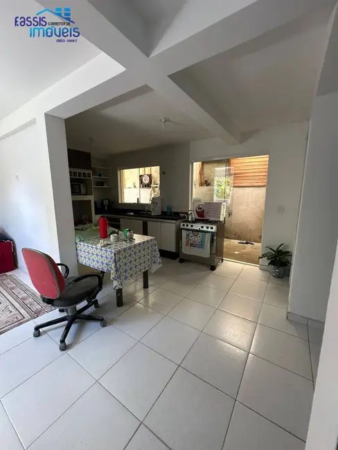 Casa com 2 quartos à venda, 75m2 em Vila Militar I, Piraquara - PR - imagem 9 Foto 9 de Casa com 2 quartos à venda, 75m2 em Vila Militar I, Piraquara - PR