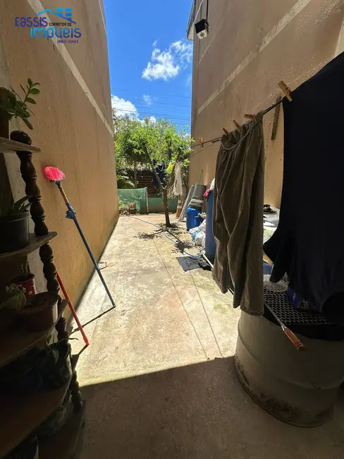 Casa com 2 quartos à venda, 75m2 em Vila Militar I, Piraquara - PR - imagem 3 Foto 3 de Casa com 2 quartos à venda, 75m2 em Vila Militar I, Piraquara - PR