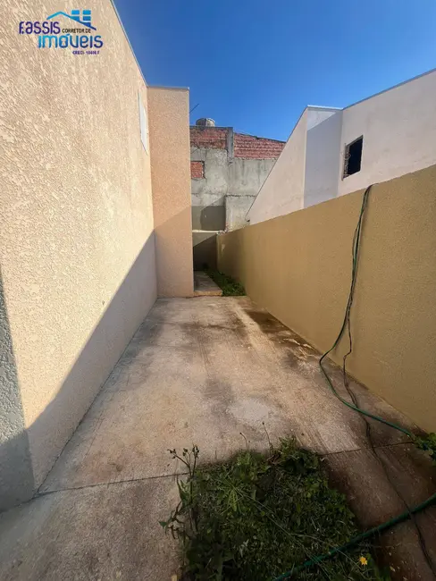 Casa com 3 quartos à venda, 59m2 em Campina do Arruda, Almirante Tamandare - PR - imagem 5 Foto 5 de Casa com 3 quartos à venda, 59m2 em Campina do Arruda, Almirante Tamandare - PR
