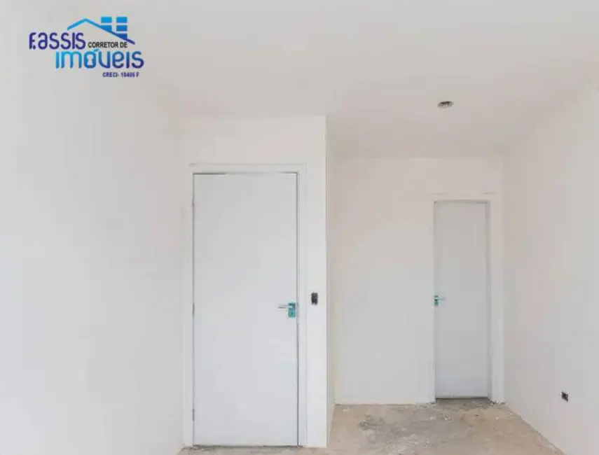 Sobrado com 3 quartos à venda, 92m2 em Santa Cândida, Curitiba - PR - imagem 6 Foto 6 de Sobrado com 3 quartos à venda, 92m2 em Santa Cândida, Curitiba - PR