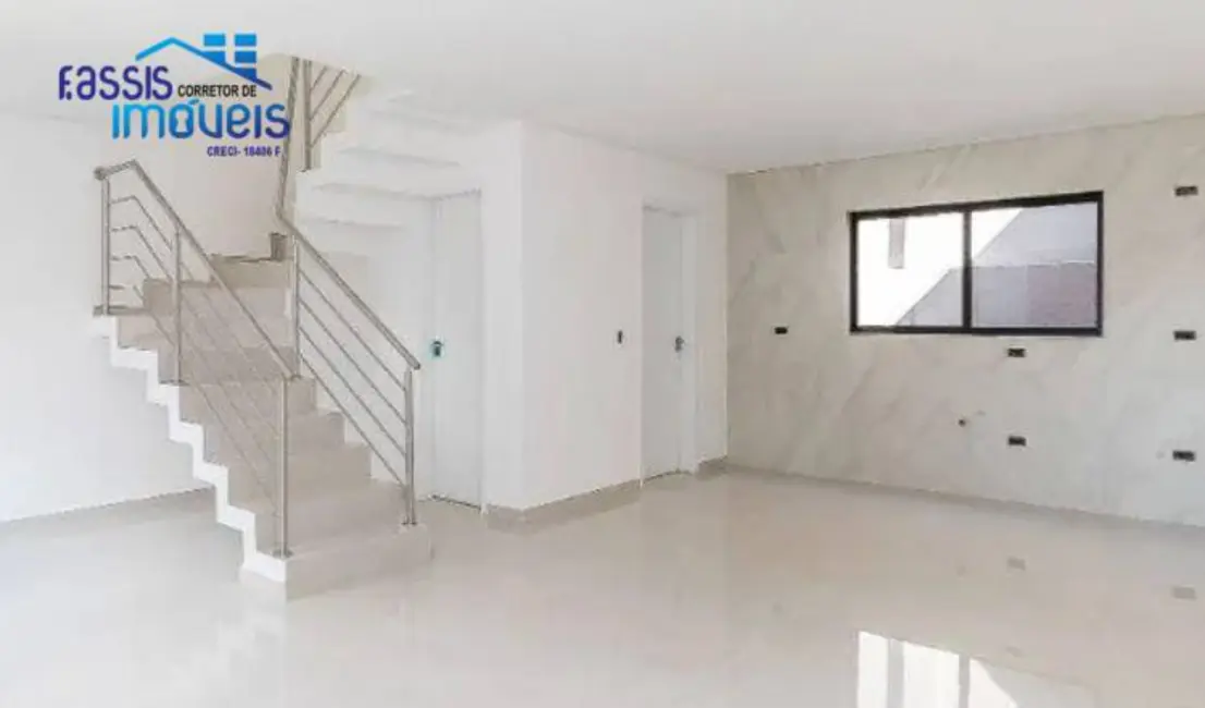Sobrado com 3 quartos à venda, 92m2 em Santa Cândida, Curitiba - PR - imagem 5 Foto 5 de Sobrado com 3 quartos à venda, 92m2 em Santa Cândida, Curitiba - PR