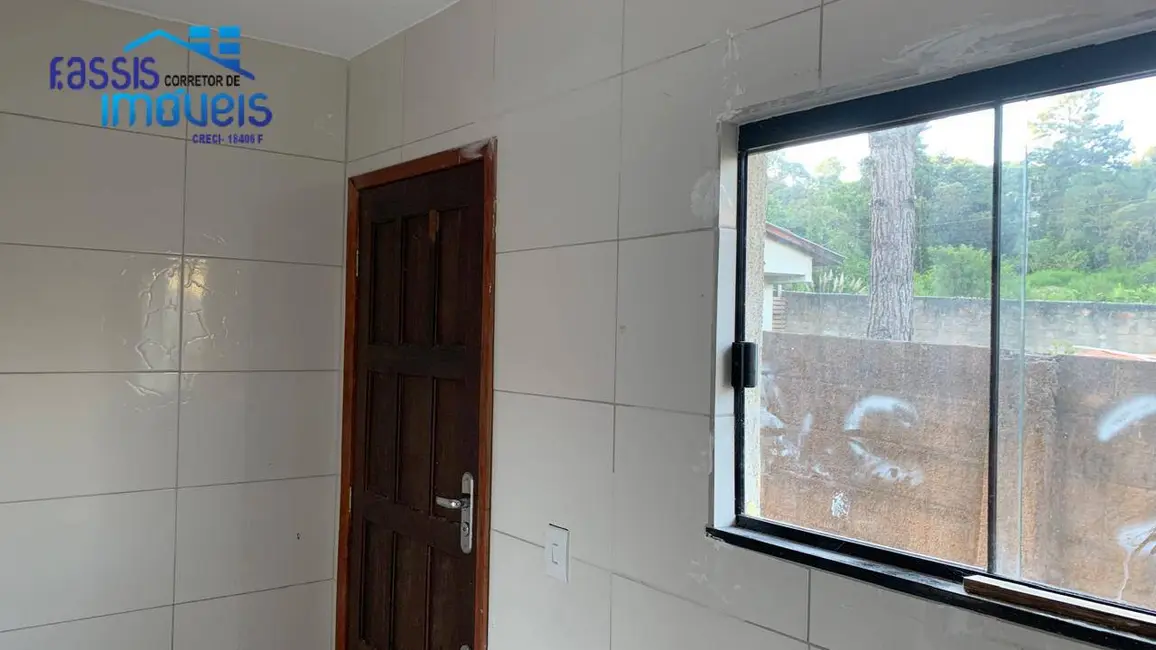 Foto 3 de Casa com 2 quartos à venda, 50m2 em São Dimas, Colombo - PR
