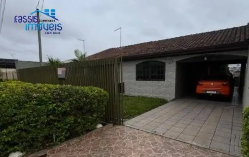 Casa com 4 quartos à venda, 182m2 em Guarani, Colombo - PR - imagem 2 Foto 2 de Casa com 4 quartos à venda, 182m2 em Guarani, Colombo - PR