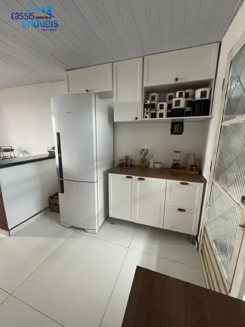 Casa com 2 quartos à venda, 48m2 em Guaraituba, Colombo - PR - imagem 4 Foto 4 de Casa com 2 quartos à venda, 48m2 em Guaraituba, Colombo - PR