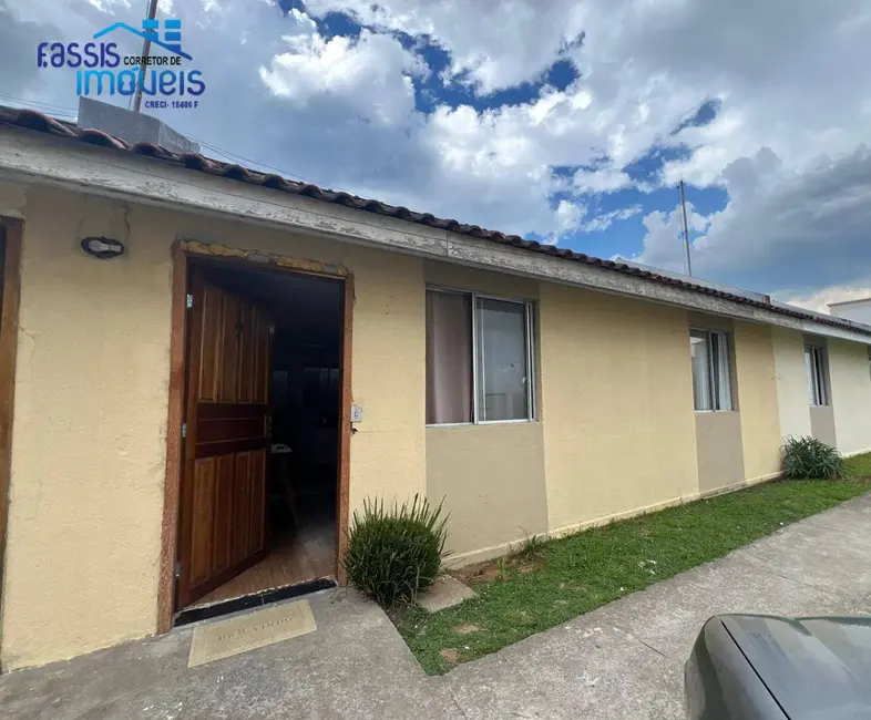 Casa com 2 quartos à venda, 48m2 em Guaraituba, Colombo - PR - imagem 1 Foto 1 de Casa com 2 quartos à venda, 48m2 em Guaraituba, Colombo - PR