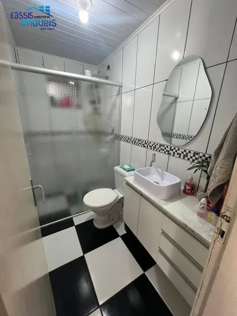 Casa com 2 quartos à venda, 48m2 em Guaraituba, Colombo - PR - imagem 6 Foto 6 de Casa com 2 quartos à venda, 48m2 em Guaraituba, Colombo - PR