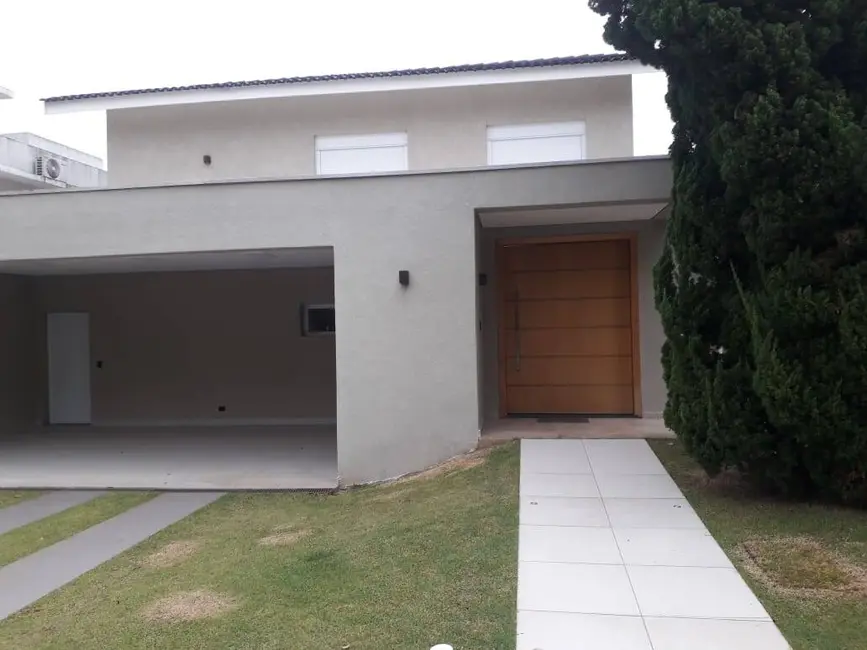 Foto 1 de Casa com 4 quartos à venda e para alugar, 400m2 em Santana De Parnaiba - SP