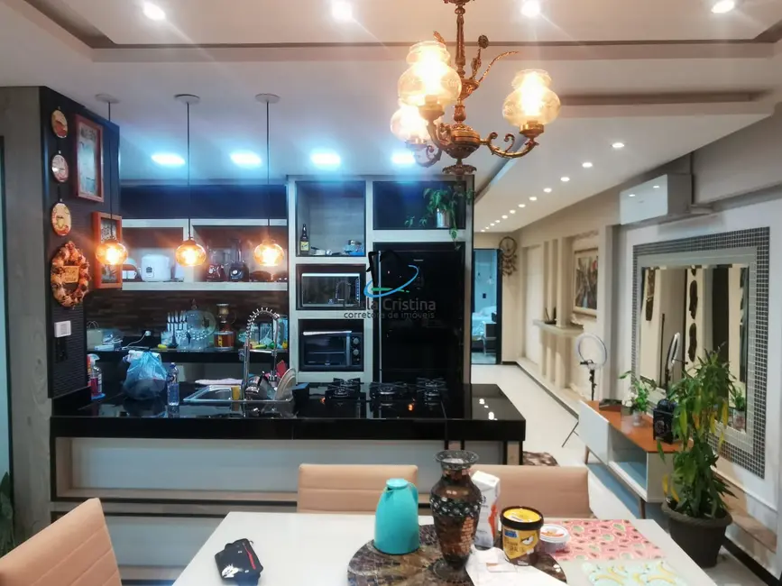 Casa com 3 quartos à venda, 150m2 em Matinhos - PR - imagem 3 Foto 3 de Casa com 3 quartos à venda, 150m2 em Matinhos - PR