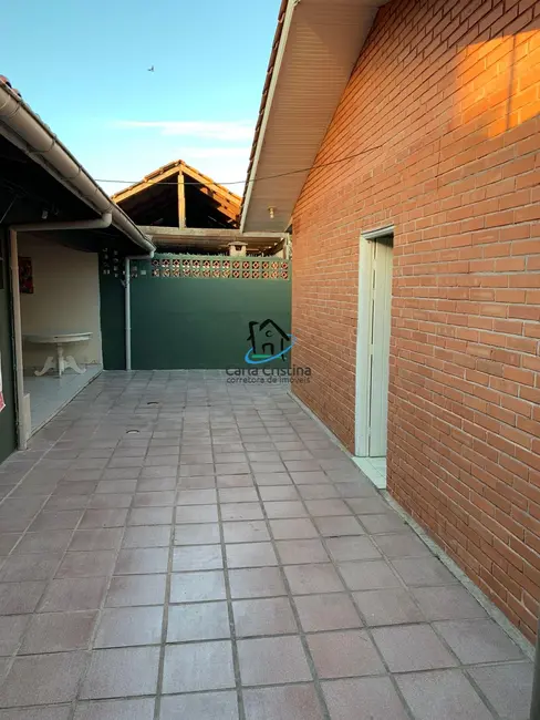 Foto 2 de Casa com 3 quartos à venda, 132m2 em Pontal Do Parana - PR